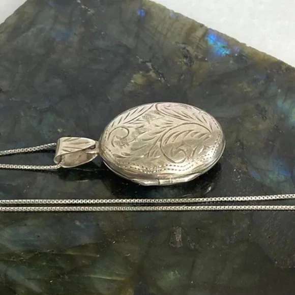 VTG Sterling Silver 925 Oval Etched Photo Locket Pendant Necklace 18" Box Chain - Picture 11 of 16